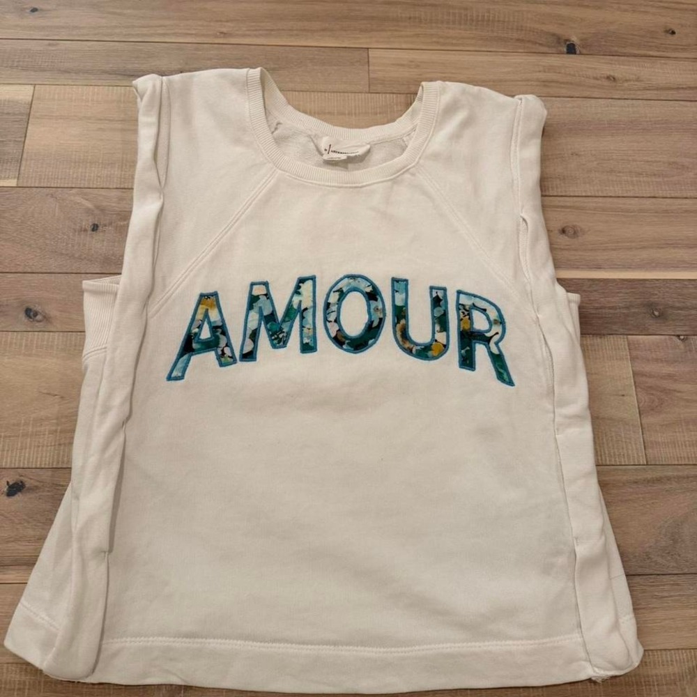 Anthropology size small Cream sweatshirt with blue floral "amour" design